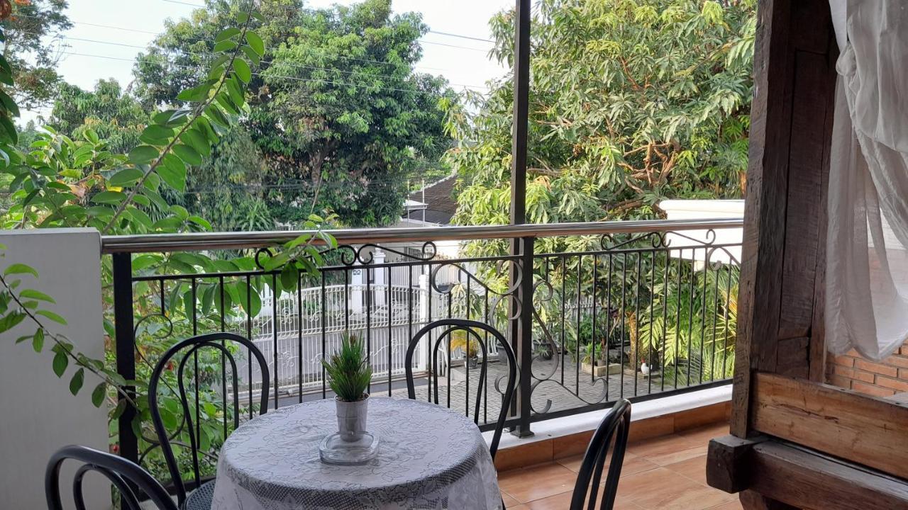 Surokarsan 9 House Yogyakarta Exterior foto