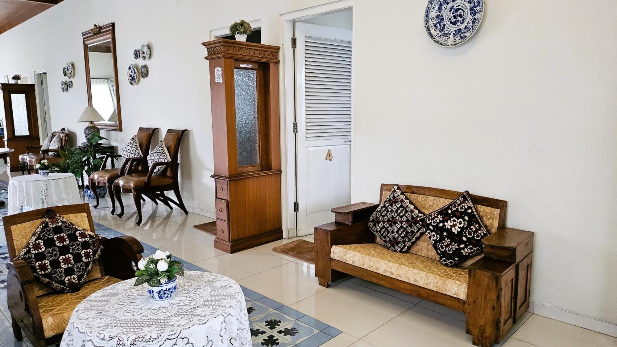 Surokarsan 9 House Yogyakarta Exterior foto